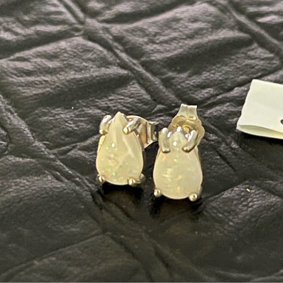 Sterling silver 925 Cabachon pear shaped opal earrings - Picture 3 of 7